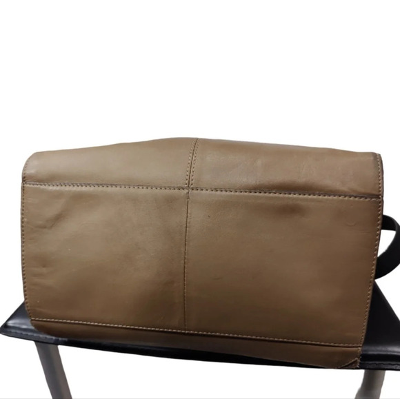 Vince Camuto Awesome Leather Satchel 😍 - Picture 7 of 15